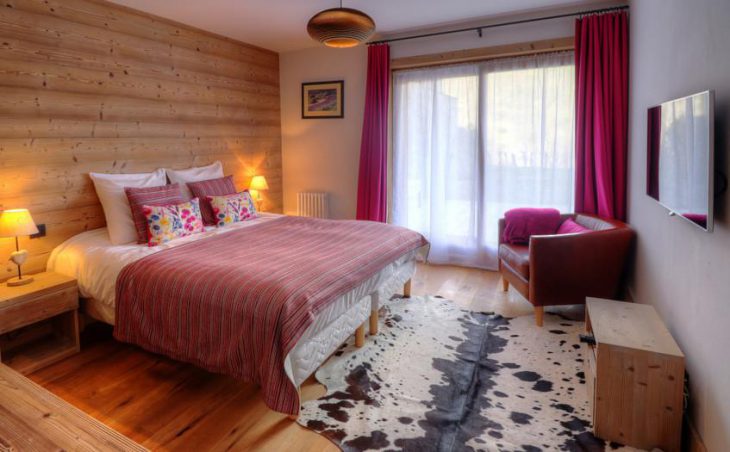 Chalet La Petite Chapelle, Meribel, Twin Room